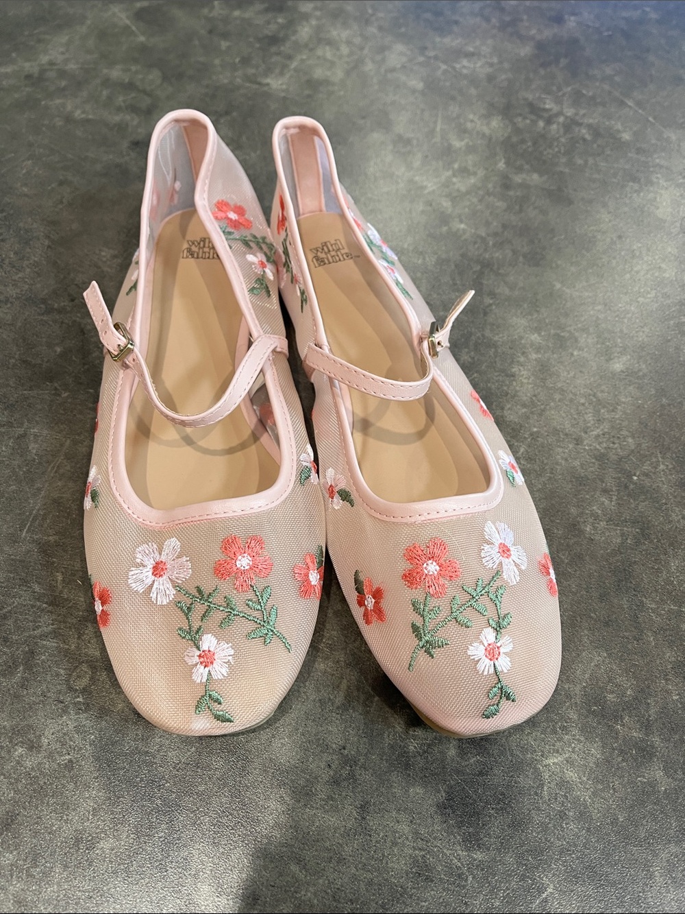 Wild fable flats - Picture 1 of 3